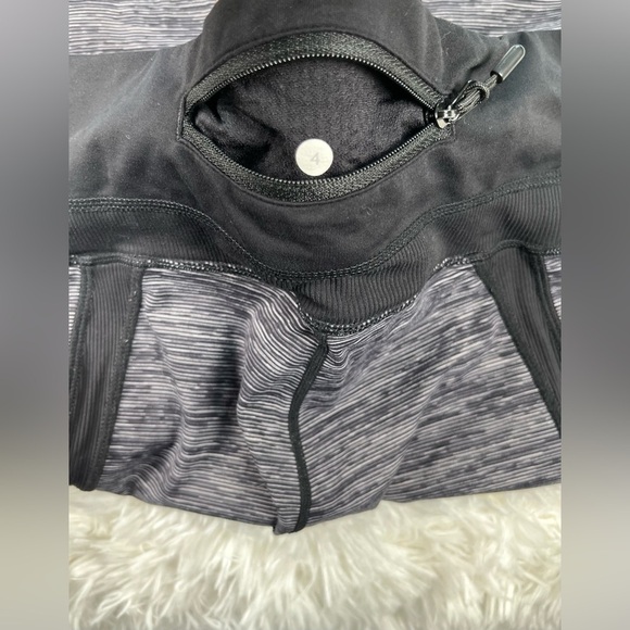 LULULEMON Run: Chase Me Crop Size 4 Wee Are From Space Black Combo Black - Picture 5 of 5
